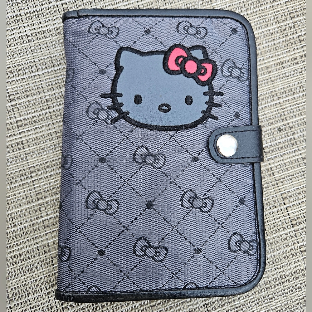 Sanrio 2013 Hello Kitty Passport Wallet